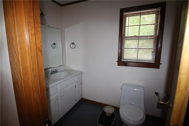 Foto del edificio - 2466 Old Fork Rd