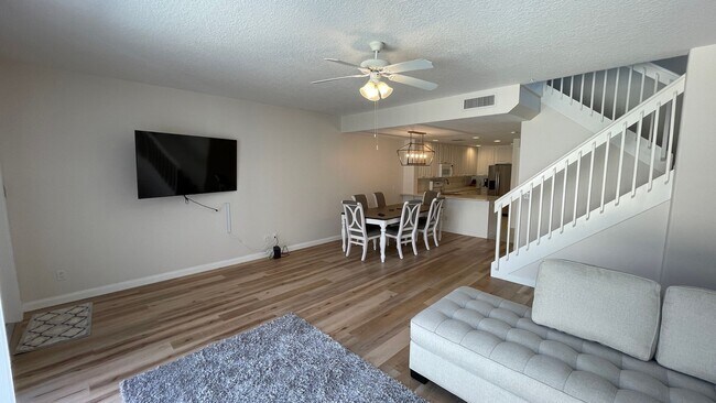 Building Photo - Furnished Short Term Rental