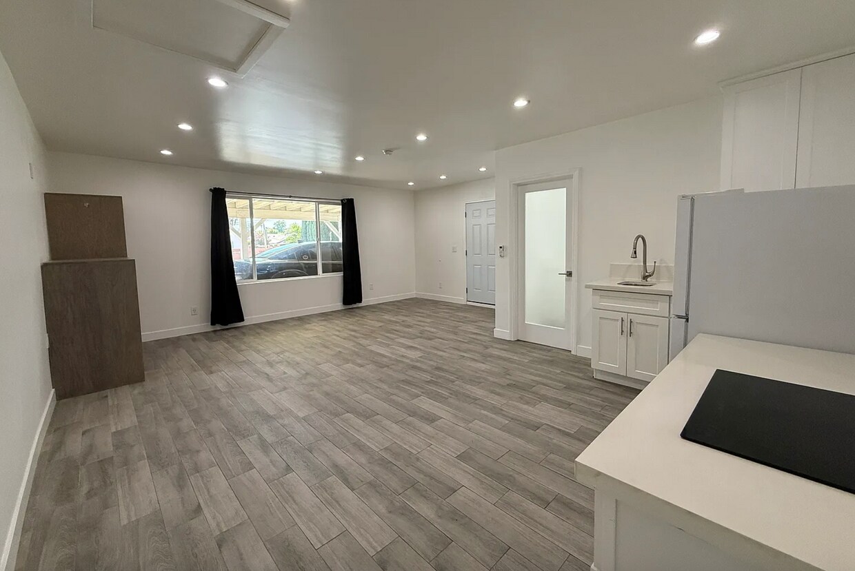 Foto principal - 8241 Shoup Ave