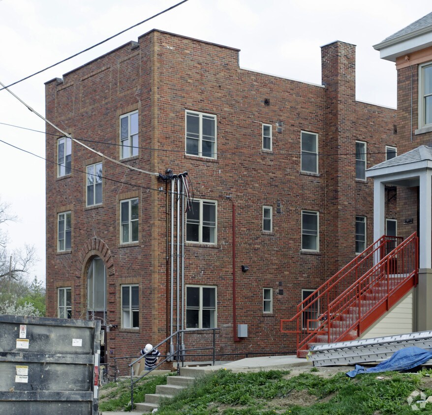 Building Photo - 242 Northern Ave