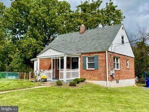 Building Photo - 7132 Parkview Ave