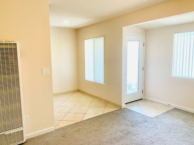 Building Photo - 1BD/1BA Apartment - CENTRALLY LOCATED IN M...
