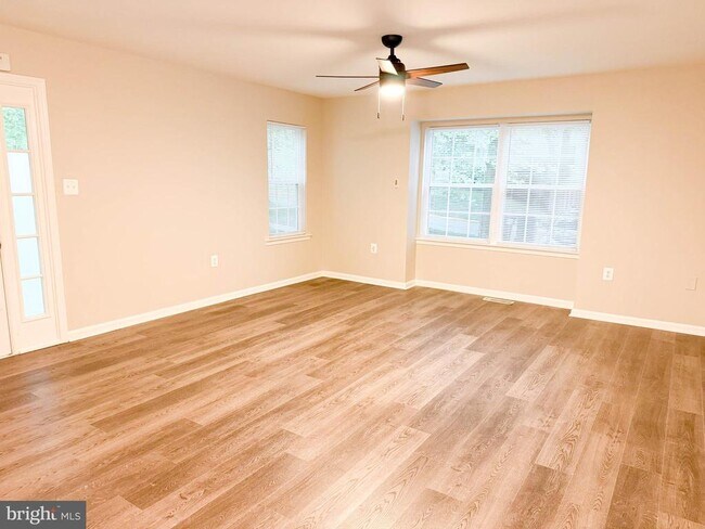 Foto del edificio - 15301 Waters Edge Ct