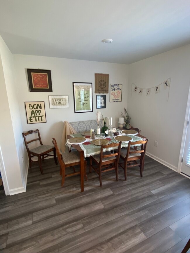 Building Photo - 621 Blossom Run
