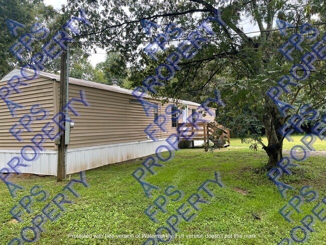 Building Photo - Quail Hollow