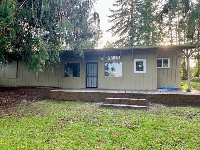 Building Photo - 2 Bedroom Home in Convenient Bremerton Loc...
