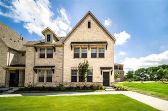 Building Photo - 3509 Treasure Dr