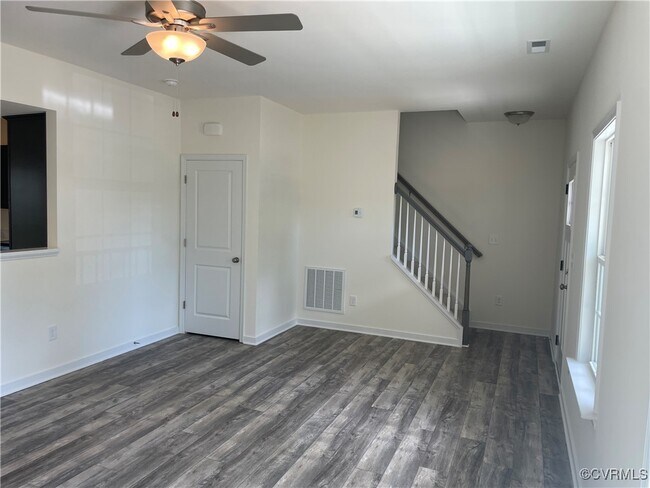 Building Photo - 2140 Henderson Rd