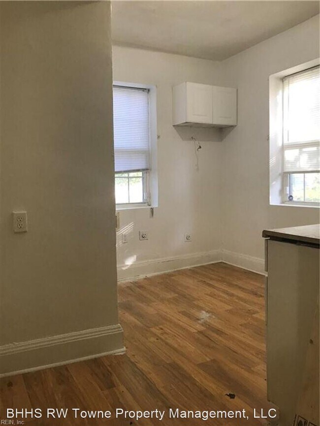 Building Photo - 3 br, 1 bath House - 630 W. 34th Street #4^^