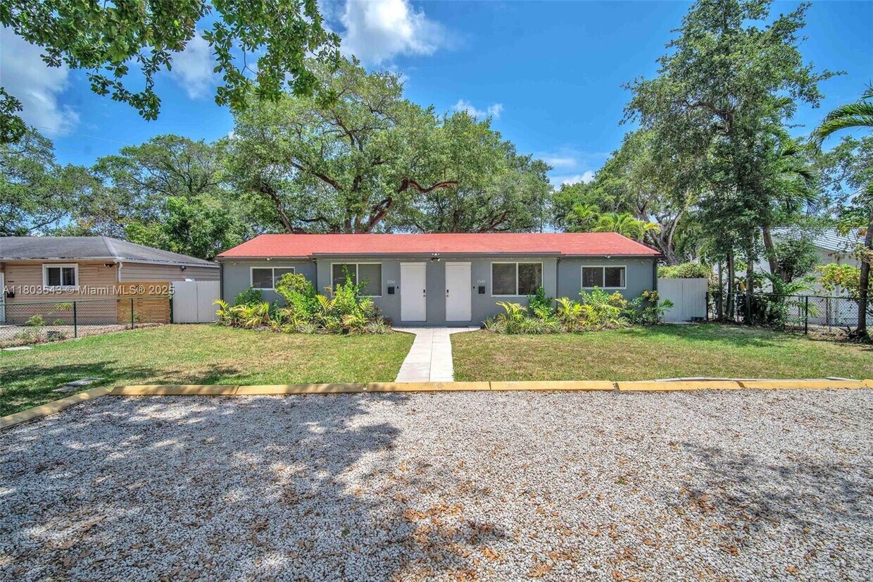 Foto principal - 1550 NE 131st Ln