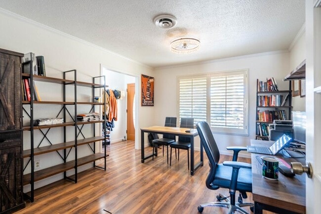 Building Photo - 3518 Fairmont Dr