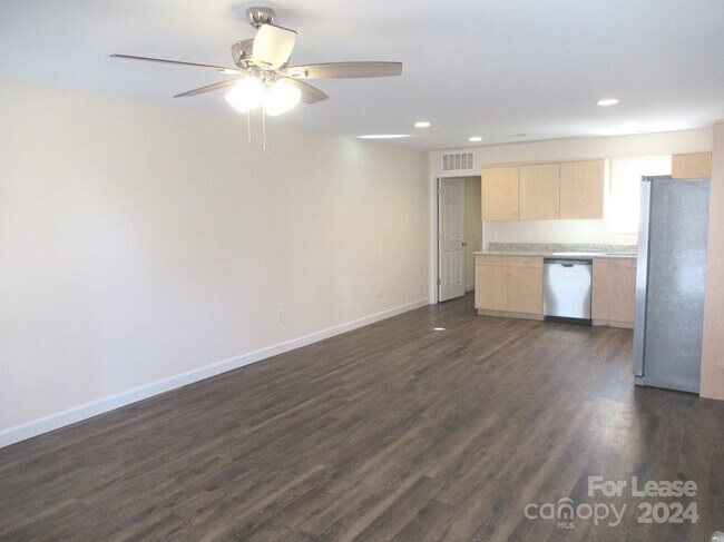 Foto del edificio - 3804 English Oak Dr
