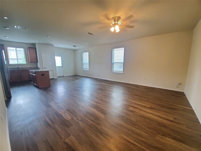 Foto del edificio - 14614 Sierra Garden Dr