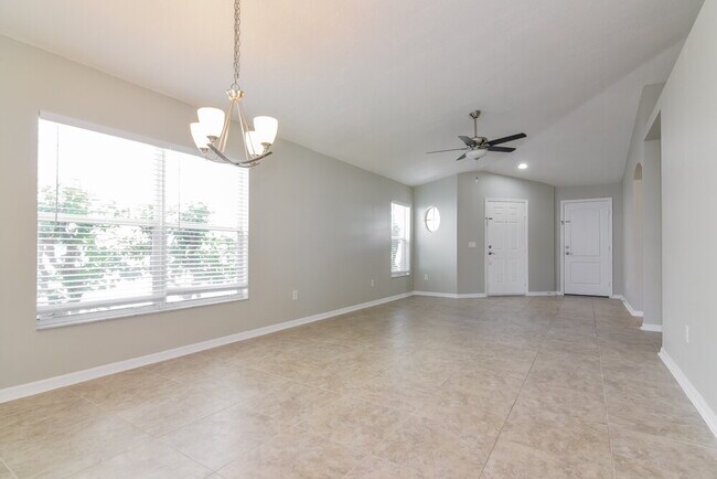 Foto del edificio - 8150 Canterbury Lake Blvd