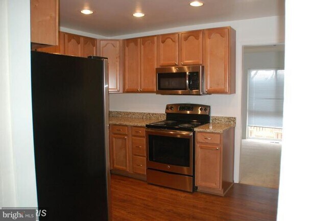 Building Photo - 3031 Sugar Ln