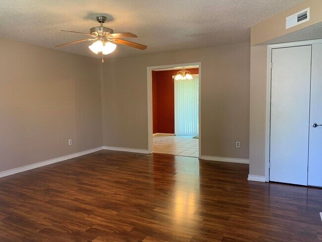 Foto del edificio - 1101 S Muskogee Ave