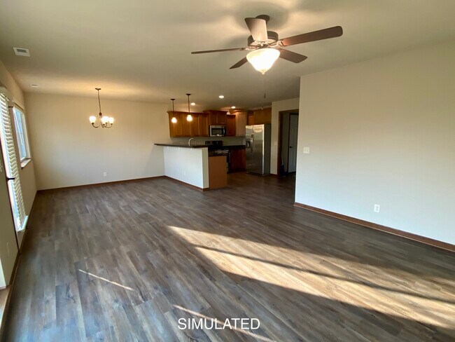 Building Photo - 752 W Desert Vis Dr