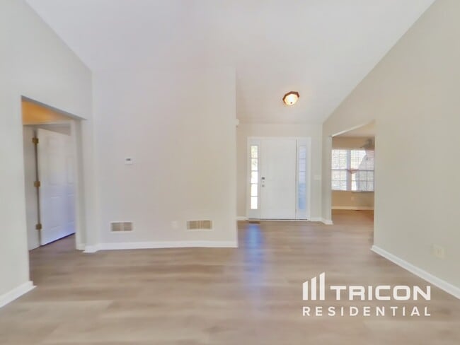 Building Photo - 7020 Cedar Ct