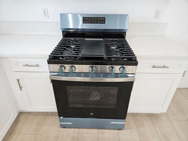 Foto del edificio - Saticoy Properties