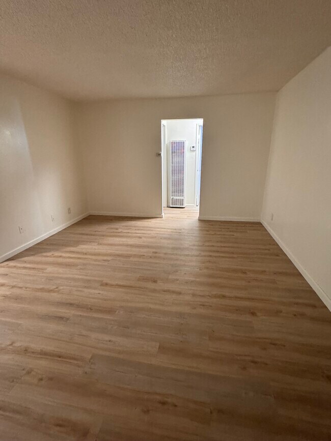 Foto del edificio - 5075 Atlantic Ave