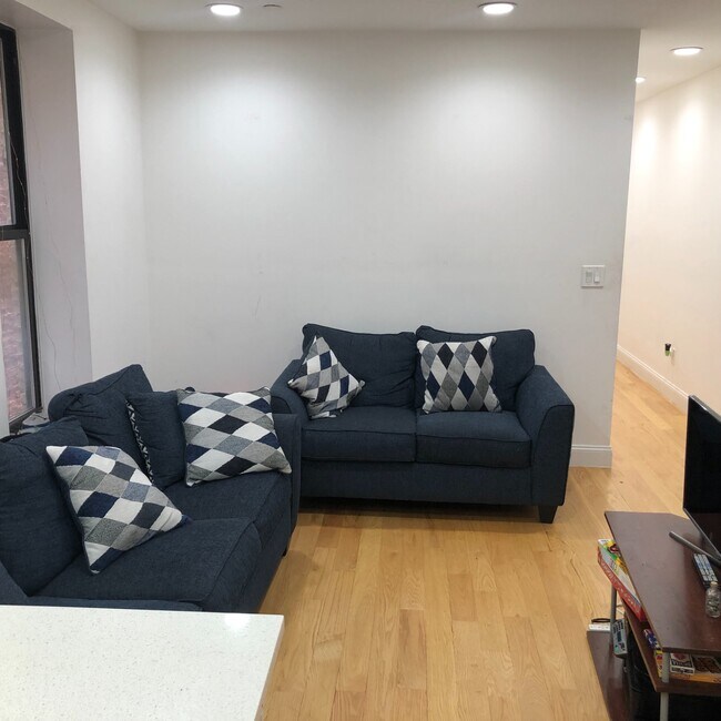 Foto del edificio - 28 W 132nd St