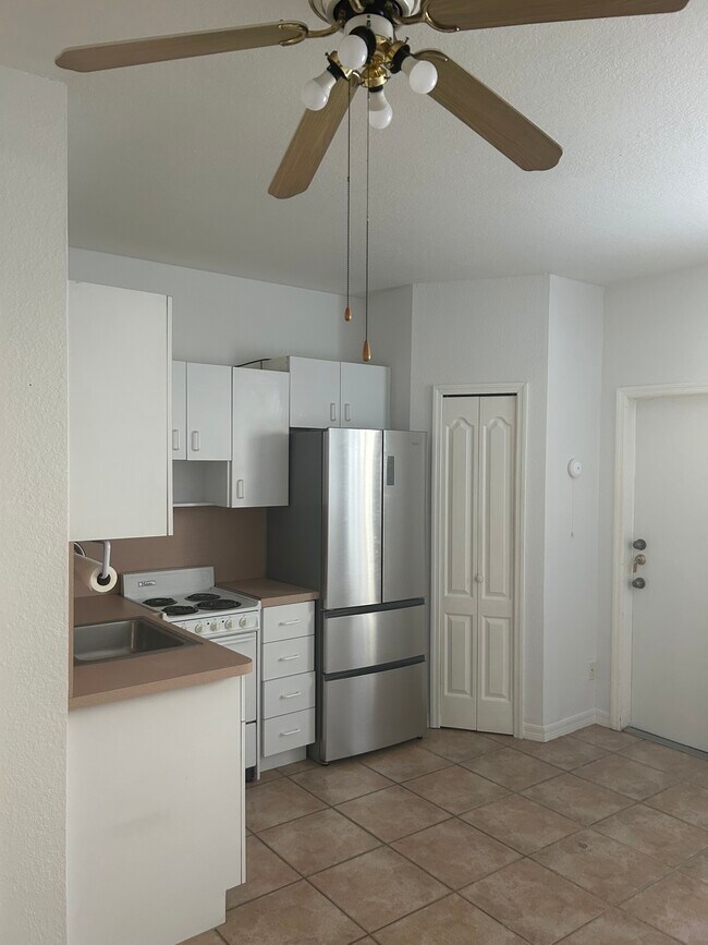 2817 SW 143rd Pl Unit Efficiency, Miami, FL 33175 Apartments in Miami