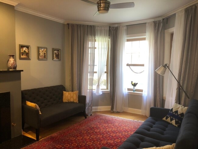 Foto del edificio - 5319 S Harper Ave