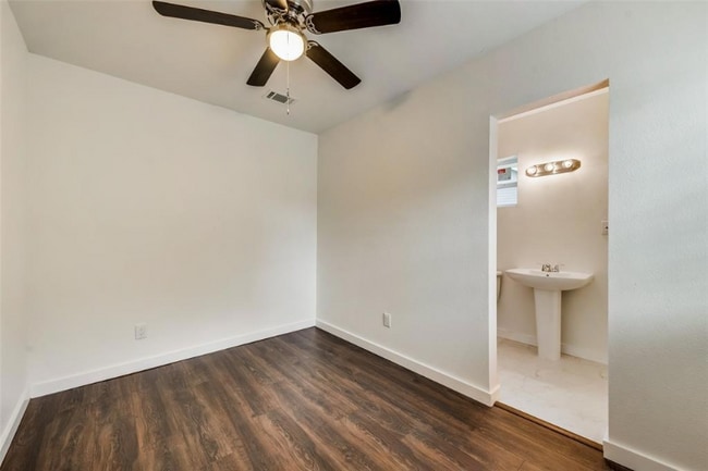 Foto del edificio - 1110 Wycliff Dr