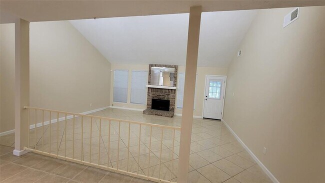 Building Photo - 9602 Wellsworth Dr