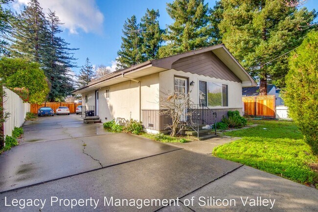 Building Photo - 3 br, 2 bath House - 103 Murlagan Ave.#A