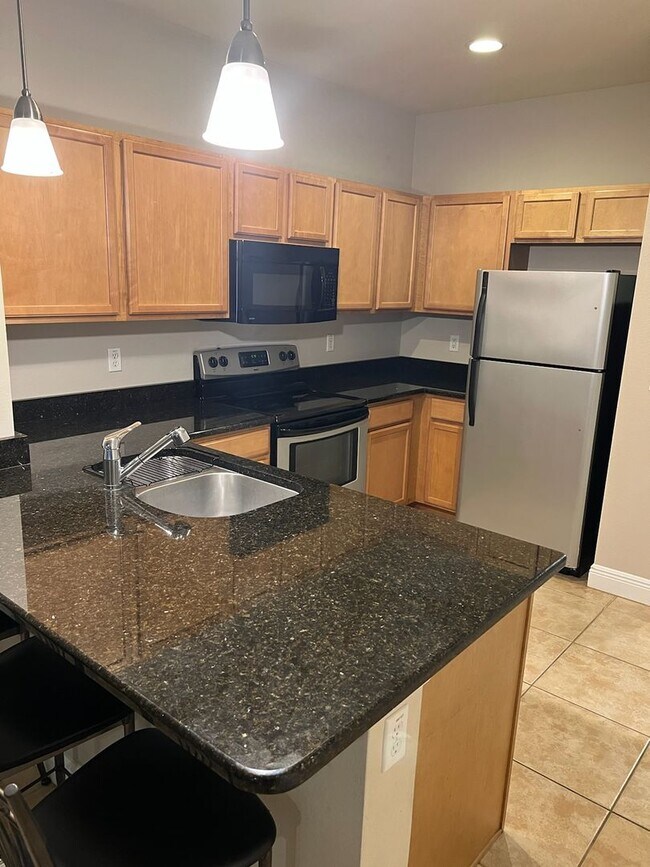 Foto del edificio - The Address That Has It All!  Chase Hollow Condominiums