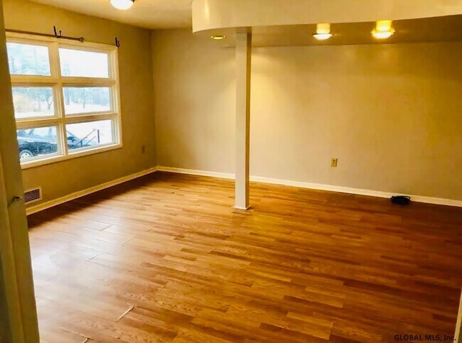 Foto del edificio - 913 Nott St