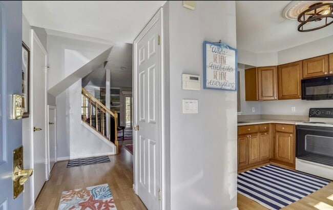 Building Photo - 980 Breakwater Dr