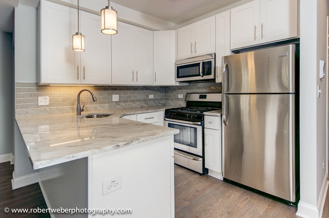 Foto del edificio - 2329 W Barry Ave