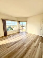 Building Photo - 1696 Via Inspirar