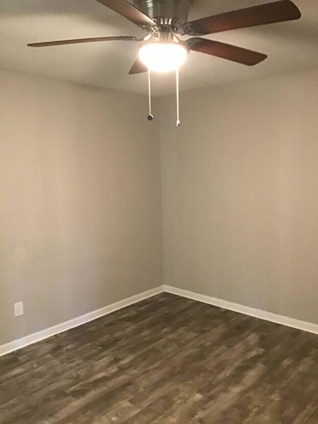 Building Photo - 920 Slash Pine Ln