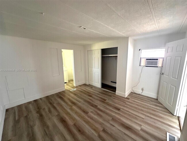 Building Photo - 2957 SW 54th St