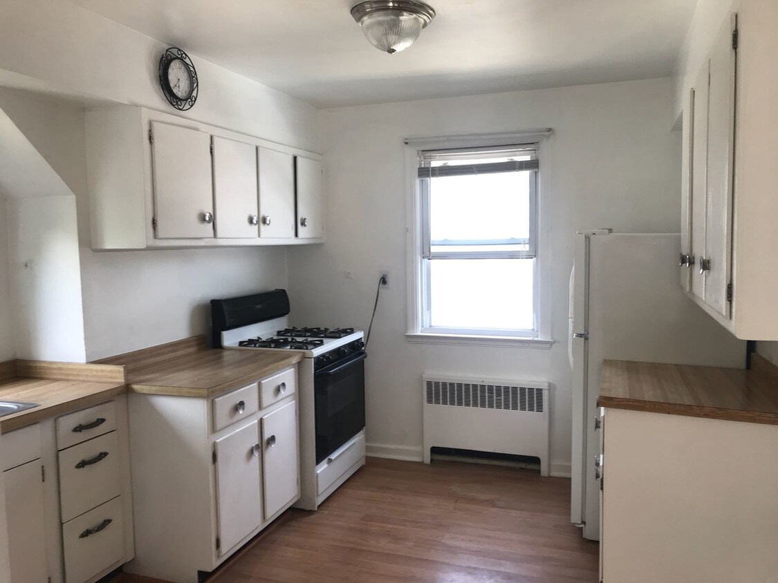 Primary Photo - 149 Chandler Ave