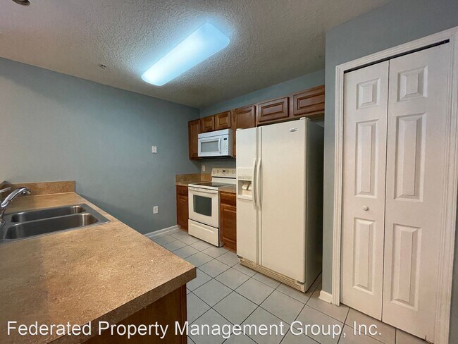 2 br, 2 bath House - 7920 MERRILL RD #1213 - 4