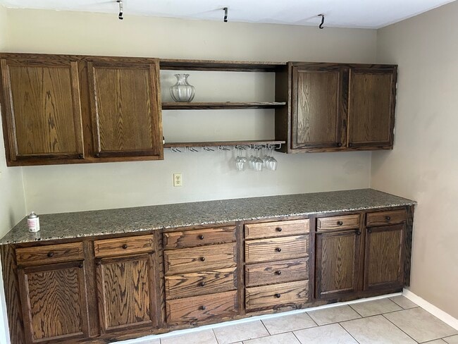 Building Photo - 867 Belden Dr