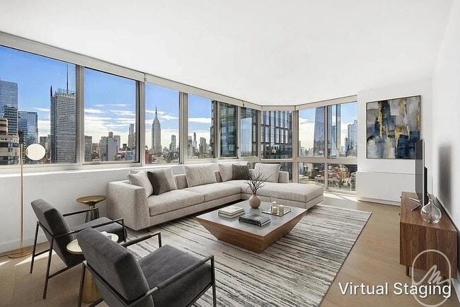 Building Photo - 500 W 42nd St