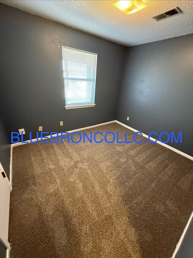 Foto del edificio - Cute 2 bedroom 1 bathroom home with a 1 car garage