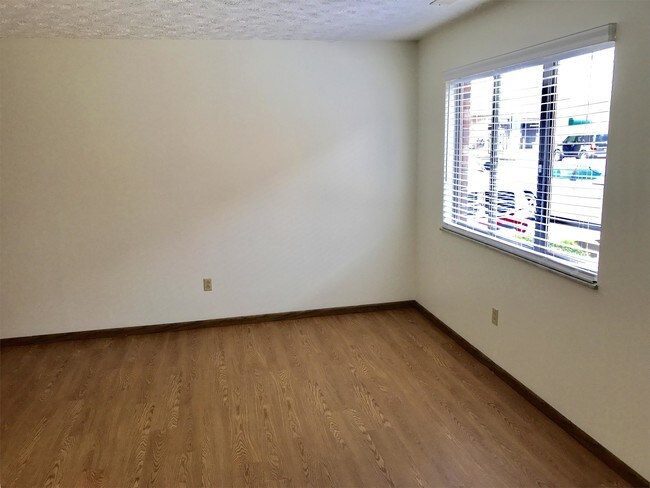 Foto del edificio - 6452 Farmdale Rd