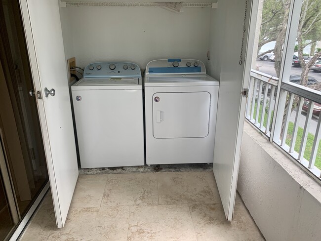Building Photo - 2841 N Oakland Forest Dr