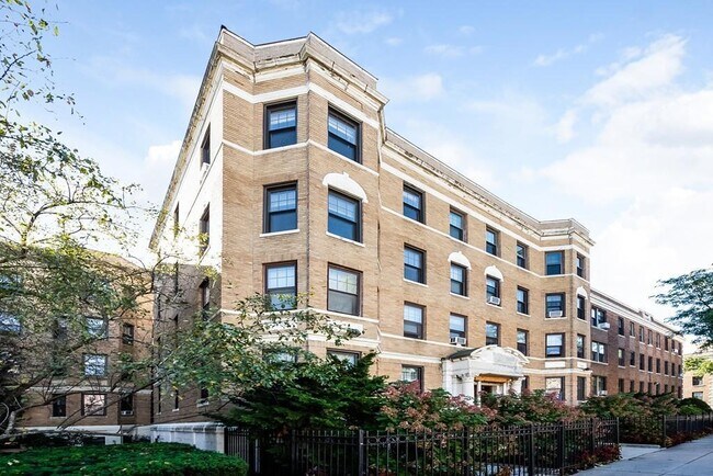 Building Photo - 54 Queensberry St