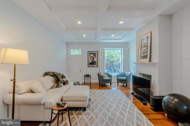 Foto del edificio - 223 S Collington Ave