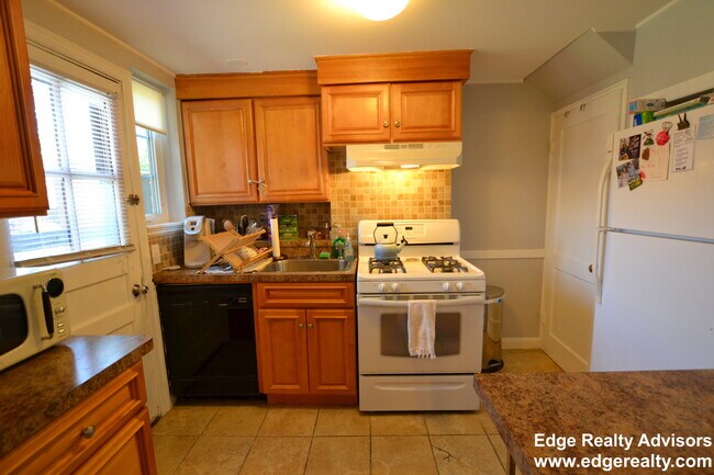 Foto del edificio - 10 Pierce Rd