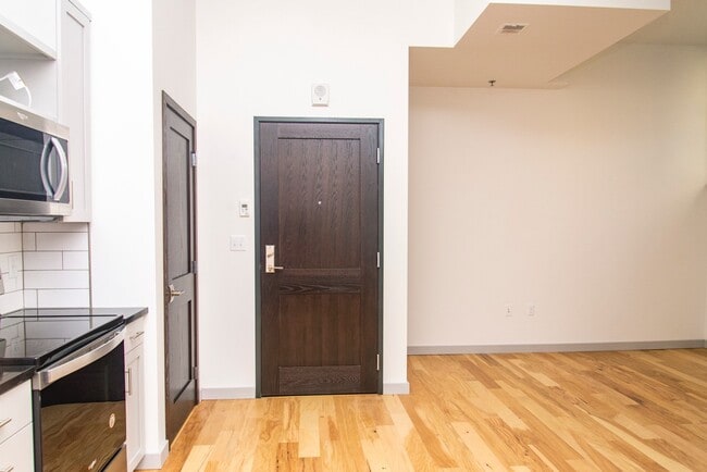 Building Photo - Cove Apartments