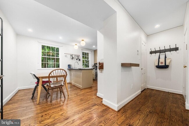 Building Photo - 2720 Ordway St NW