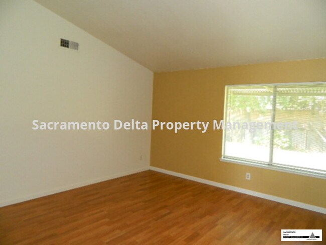 Building Photo - 7213 Old Nave Ct